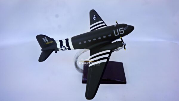 Douglas C-47 Skytrain 2100558 - Image 4